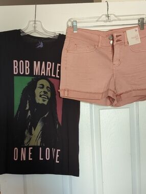 *Outfit* Zion Bob Marley One Love Tshirt (S) And N.W.T SO (9) Shorts